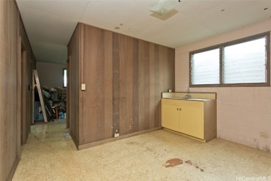 Investment Opportunity in Desirable Kapahulu! This multi-family on Ala Wai Golf Course in Hawaii - for sale on GolfHomes.com, golf home, golf lot