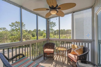 Welcome to this light and airy 2 bedroom 2 bath condo in the on Harbour View Par 3 and Driving Range in South Carolina - for sale on GolfHomes.com, golf home, golf lot