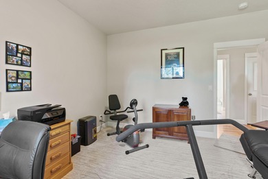 Rare find in The Greens at Redmond Golf Course, single-level, 3 on The Greens at Redmond in Oregon - for sale on GolfHomes.com, golf home, golf lot