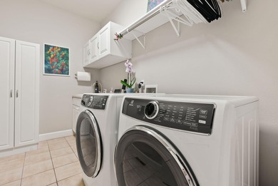 Rare find in The Greens at Redmond Golf Course, single-level, 3 on The Greens at Redmond in Oregon - for sale on GolfHomes.com, golf home, golf lot