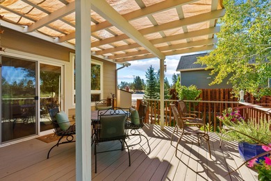 Rare find in The Greens at Redmond Golf Course, single-level, 3 on The Greens at Redmond in Oregon - for sale on GolfHomes.com, golf home, golf lot