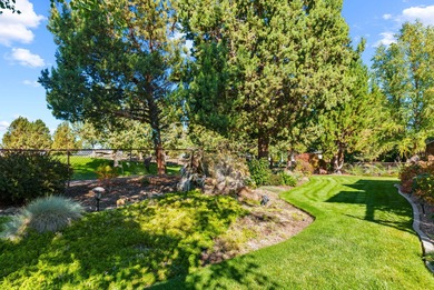 Rare find in The Greens at Redmond Golf Course, single-level, 3 on The Greens at Redmond in Oregon - for sale on GolfHomes.com, golf home, golf lot