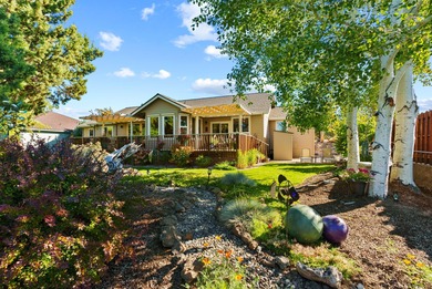 Rare find in The Greens at Redmond Golf Course, single-level, 3 on The Greens at Redmond in Oregon - for sale on GolfHomes.com, golf home, golf lot