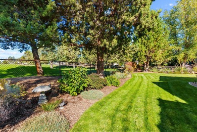 Rare find in The Greens at Redmond Golf Course, single-level, 3 on The Greens at Redmond in Oregon - for sale on GolfHomes.com, golf home, golf lot