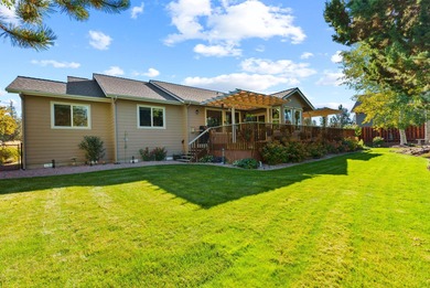 Rare find in The Greens at Redmond Golf Course, single-level, 3 on The Greens at Redmond in Oregon - for sale on GolfHomes.com, golf home, golf lot