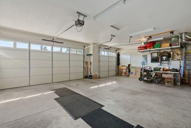 Rare find in The Greens at Redmond Golf Course, single-level, 3 on The Greens at Redmond in Oregon - for sale on GolfHomes.com, golf home, golf lot