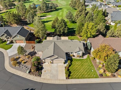 Rare find in The Greens at Redmond Golf Course, single-level, 3 on The Greens at Redmond in Oregon - for sale on GolfHomes.com, golf home, golf lot