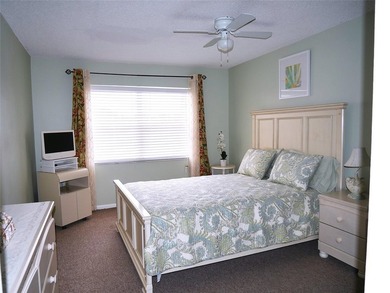 Charming 1/1 furnished or unfurnished condo in the heart of on Sunrise Lakes Phase III in Florida - for sale on GolfHomes.com, golf home, golf lot