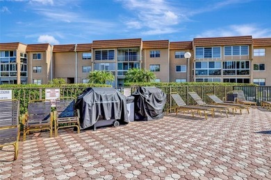 Charming 1/1 furnished or unfurnished condo in the heart of on Sunrise Lakes Phase III in Florida - for sale on GolfHomes.com, golf home, golf lot