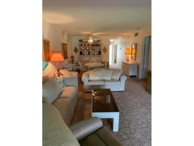 Large 2/2  corner unit  X-large screened in patio with beautiful on Hunters Run Golf and Country Club in Florida - for sale on GolfHomes.com, golf home, golf lot