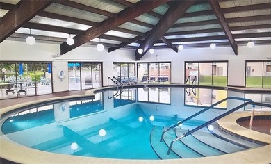 Charming 1/1 furnished or unfurnished condo in the heart of on Sunrise Lakes Phase III in Florida - for sale on GolfHomes.com, golf home, golf lot