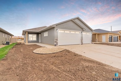 Spacious and Open Freedom 115 Floor Plan Villa Home in the on Brandon Municipal Golf Course in South Dakota - for sale on GolfHomes.com, golf home, golf lot