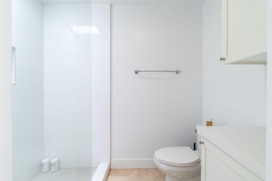 Designer remodeled condo in the Indian Wells Country Clubpletely on Indian Wells Golf Resort and Country Club in California - for sale on GolfHomes.com, golf home, golf lot