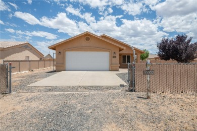 NICE HOME WITH STUNNING VIEWS, AND THE SOLAR PANELS ON THE ROOF on Valle Vista Golf Course in Arizona - for sale on GolfHomes.com, golf home, golf lot