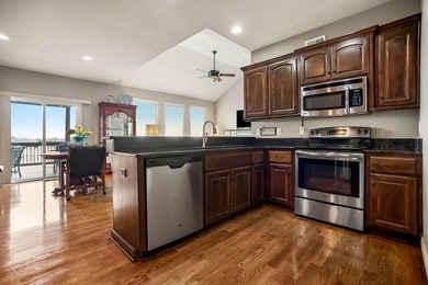 Spectacular 3 bedroom/2.1 bath ranch townhome in Hollingsworth on Falcon Lakes Golf Course in Kansas - for sale on GolfHomes.com, golf home, golf lot