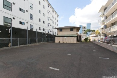 Investment Opportunity in Desirable Kapahulu! This multi-family on Ala Wai Golf Course in Hawaii - for sale on GolfHomes.com, golf home, golf lot