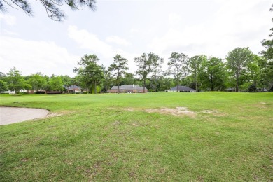 Welcome to this beautifully updated 2-bedroom, 2-bathroom home on Turkey Creek Golf and Country Club in Florida - for sale on GolfHomes.com, golf home, golf lot