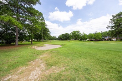 Welcome to this beautifully updated 2-bedroom, 2-bathroom home on Turkey Creek Golf and Country Club in Florida - for sale on GolfHomes.com, golf home, golf lot
