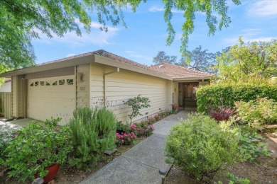 This updated SINGLE-FAMILY HOME located in the Villages Golf & on Villages Golf and Country Club in California - for sale on GolfHomes.com, golf home, golf lot