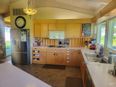 Whether you're an avid golfer or simply appreciate the serene on Quail Ridge Golf Course in Washington - for sale on GolfHomes.com, golf home, golf lot