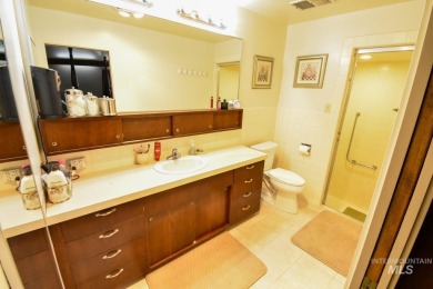 Whether you're an avid golfer or simply appreciate the serene on Quail Ridge Golf Course in Washington - for sale on GolfHomes.com, golf home, golf lot