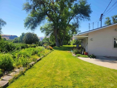 Whether you're an avid golfer or simply appreciate the serene on Quail Ridge Golf Course in Washington - for sale on GolfHomes.com, golf home, golf lot