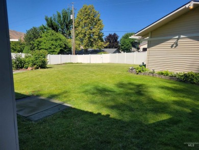 Whether you're an avid golfer or simply appreciate the serene on Quail Ridge Golf Course in Washington - for sale on GolfHomes.com, golf home, golf lot