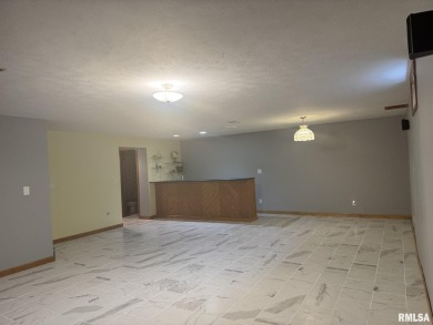 We were off the market for a bit to spruce up this listing. Many on Panther Creek Country Club in Illinois - for sale on GolfHomes.com, golf home, golf lot