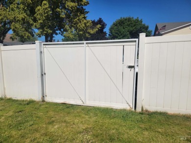Whether you're an avid golfer or simply appreciate the serene on Quail Ridge Golf Course in Washington - for sale on GolfHomes.com, golf home, golf lot