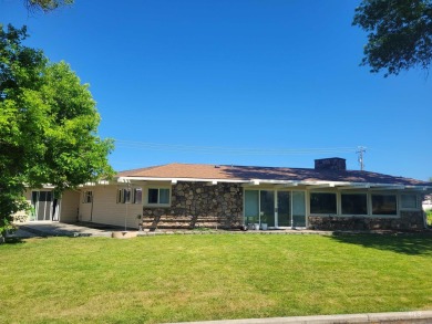 Whether you're an avid golfer or simply appreciate the serene on Quail Ridge Golf Course in Washington - for sale on GolfHomes.com, golf home, golf lot