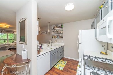 Remodeled in 2024, this entry level ranch style condo has no on Fenton Farms Golf Club in Michigan - for sale on GolfHomes.com, golf home, golf lot