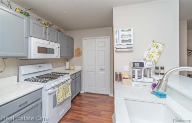 Remodeled in 2024, this entry level ranch style condo has no on Fenton Farms Golf Club in Michigan - for sale on GolfHomes.com, golf home, golf lot