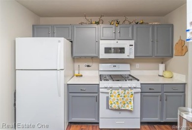 Remodeled in 2024, this entry level ranch style condo has no on Fenton Farms Golf Club in Michigan - for sale on GolfHomes.com, golf home, golf lot