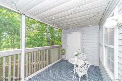 Remodeled in 2024, this entry level ranch style condo has no on Fenton Farms Golf Club in Michigan - for sale on GolfHomes.com, golf home, golf lot