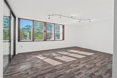 LOW PRICED 3 BEDROOM UNIT IN AVENTURA! Most Desired Location in on Turnberry Isle Resort and Club in Florida - for sale on GolfHomes.com, golf home, golf lot