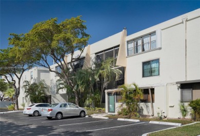 LOW PRICED 3 BEDROOM UNIT IN AVENTURA! Most Desired Location in on Turnberry Isle Resort and Club in Florida - for sale on GolfHomes.com, golf home, golf lot