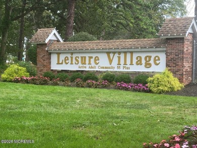 Popular Baronet model in need of a new owner. This nicely on Greenbriar Woodlands in New Jersey - for sale on GolfHomes.com, golf home, golf lot