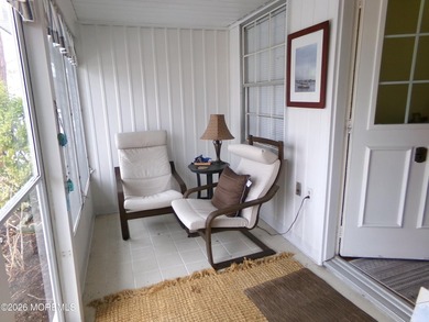 Popular Baronet model in need of a new owner. This nicely on Greenbriar Woodlands in New Jersey - for sale on GolfHomes.com, golf home, golf lot