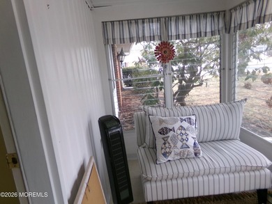 Popular Baronet model in need of a new owner. This nicely on Greenbriar Woodlands in New Jersey - for sale on GolfHomes.com, golf home, golf lot