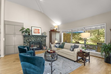 Beautifully maintained 3BR/3BA home in the coveted River's Edge on Rivers Edge Golf Resort in Oregon - for sale on GolfHomes.com, golf home, golf lot