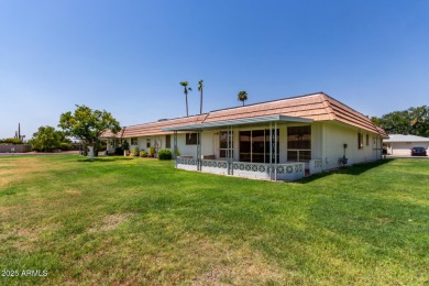 Welcome to this beautifully maintained 2-bedroom, 2-bath Gemini on Sun City Lakes West and East in Arizona - for sale on GolfHomes.com, golf home, golf lot