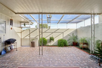 Welcome to this charming 2 bed 2 bath condo in the heart of Sun on Sun City Lakes West and East in Arizona - for sale on GolfHomes.com, golf home, golf lot