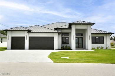 *BACK ON THE MARKET WITH A NEW POOL, NEW PRIVACY FENCE, AND on Palmetto-Pine Country Club in Florida - for sale on GolfHomes.com, golf home, golf lot