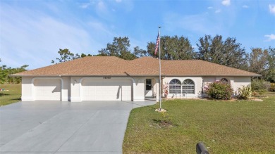 SELLER OFFERING FURNISHED OR UNFURNISHED 3 Bedroom, 2 Bathroom on Deep Creek Golf Club in Florida - for sale on GolfHomes.com, golf home, golf lot
