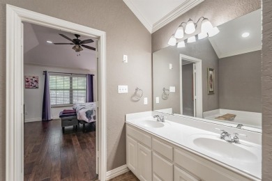 Quaint home in Fort Worth with No HOA! Walk in to an open on WaterChase Golf Club in Texas - for sale on GolfHomes.com, golf home, golf lot