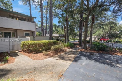 Fully furnished, beautifully finished, and positioned in one of on Harbour Town Golf Links in South Carolina - for sale on GolfHomes.com, golf home, golf lot