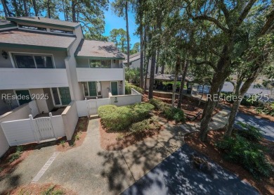 Fully furnished, beautifully finished, and positioned in one of on Harbour Town Golf Links in South Carolina - for sale on GolfHomes.com, golf home, golf lot