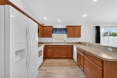 FABULOUS, TURNKEY, BLOCK and STUCCO 3/2 Anaheim Courtyard Villa on Pennbrooke Fairways in Florida - for sale on GolfHomes.com, golf home, golf lot