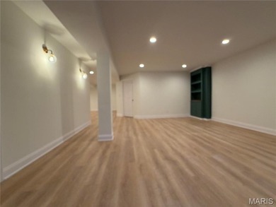 Beautiful custom built 3 bedroom, 2 bath home offers over 2500 on Raintree Country Club in Missouri - for sale on GolfHomes.com, golf home, golf lot