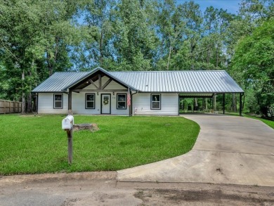 Charming Move-In Ready Home in the Heart of Diboll! on Neches Pines Golf Course in Texas - for sale on GolfHomes.com, golf home, golf lot